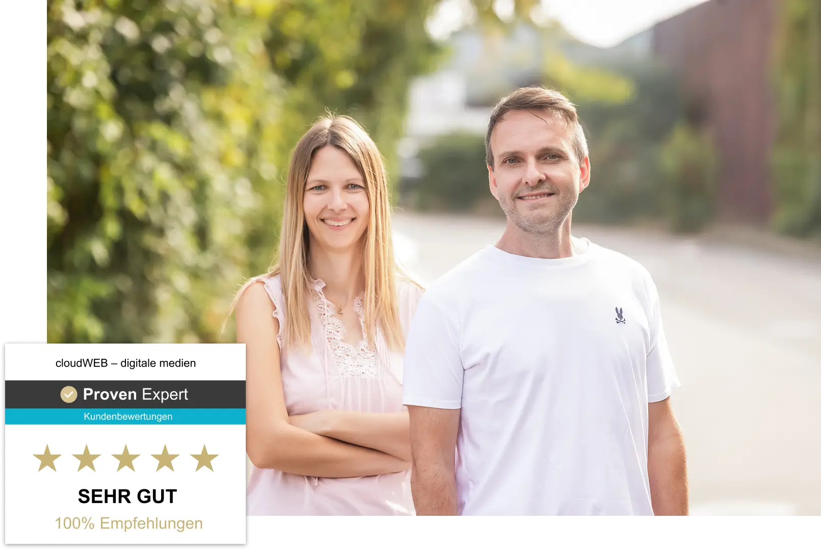Martina Bernet, Inhaberin, und Thomas Hasenfratz, Inhaber von cloudWEB, am Heckenweg